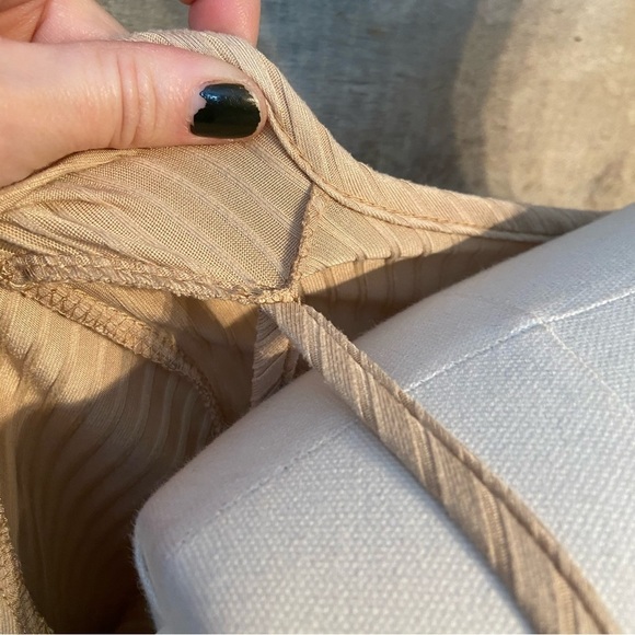 Livi by Olivia Rae women’s beige cropped ribbed tank cardigan set in size small - Picture 7 of 10